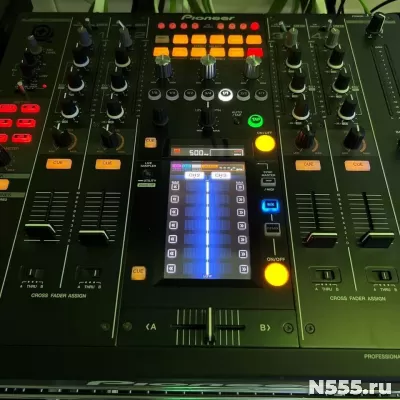 Профессиональный DJ-микшер Pioneer DJM-2000NXS